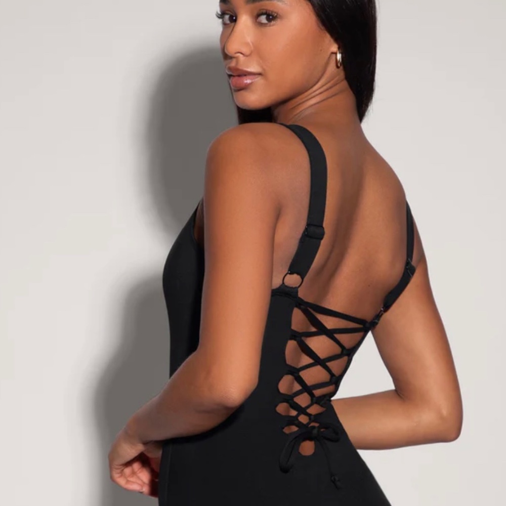 💗 TA3 Squarey One Piece Swimsuit UPF 50+ Black Large Short